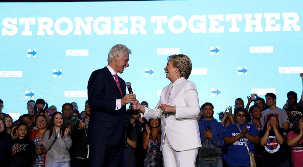FBI releases Bill Clinton's closed case files ahead of Nov 8 election