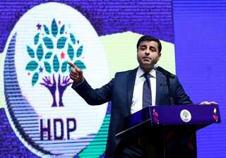 Turkey coup crackdown: Police detain pro-Kurdish party leaders