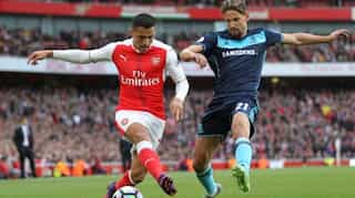 Arsenal's Sanchez out of Chile qualifier with muscle strain