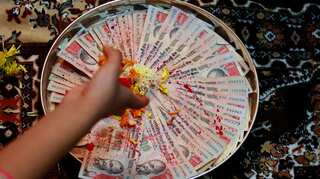 India's rupee demonetisation: ATMs run dry to worsen cash chaos