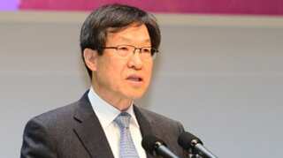Posco chief, Samsung executive questioned over South Korea scandal