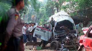 Explosion at central Indonesia church injures 4 children