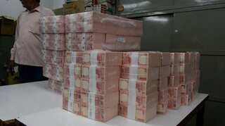 Demonetisation: Lines get long but Indians committed to weed out black money