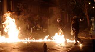 Greece violence: Protesters clash with police in Athens during Obama visit