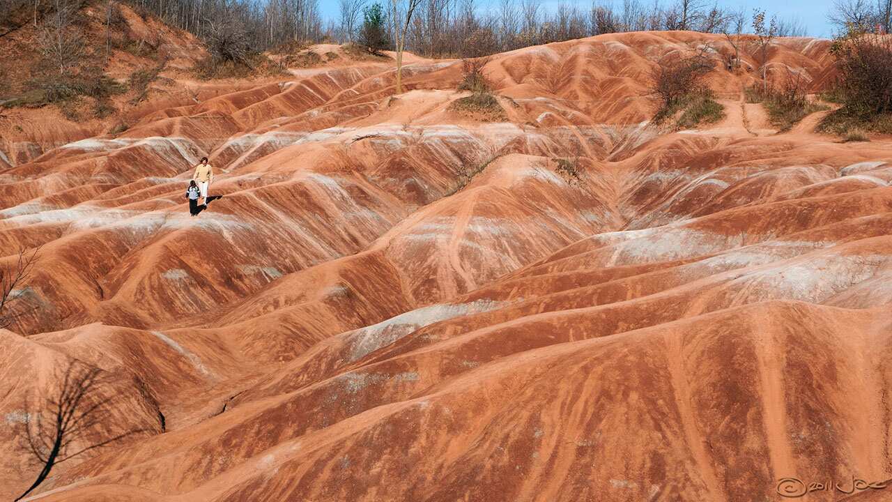 Cheltenham Badlands, Ontario, Canada (joe deSousa Flickr)