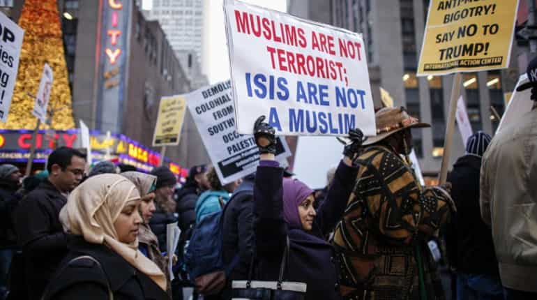 US Democrats, rights bodies slam Trump Muslim registry plan