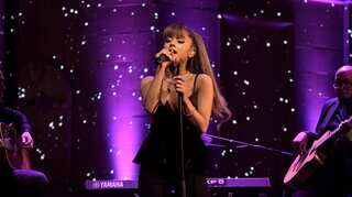 Ariana Grande wins top American Music award, Green Day takes aim at Trump
