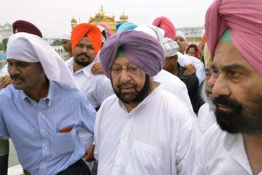 Delhi minister Kejriwal accuses senior Congress politician of hiding illegal wealth