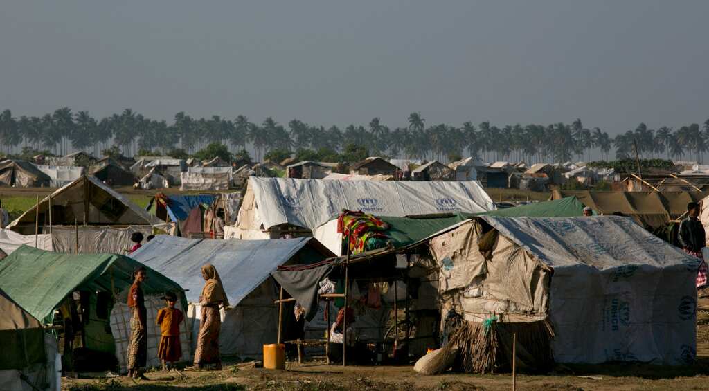 China says 3,000 flee Myanmar after fighting along border