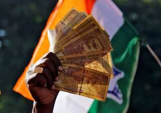 Demonetisation: Over-the-counter exchange of old currency notes ends
