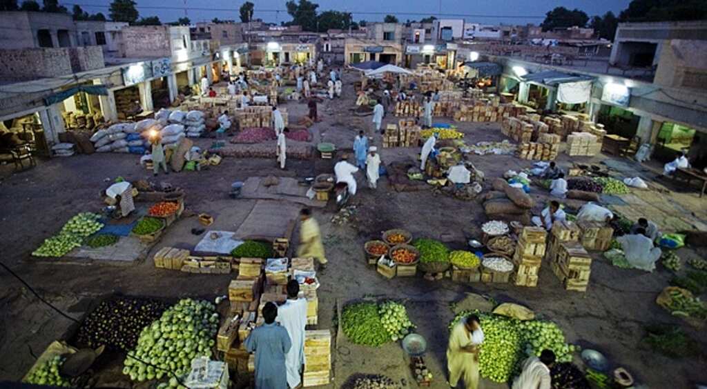 Pakistan 'halts' import of Indian veggies, cotton