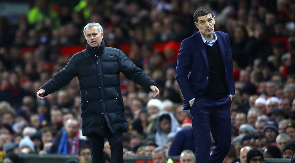Football: Mourinho sent off in Man Utd draw, Sanchez fires for Arsenal