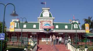 Australia's Dreamworld to re-open after ride deaths