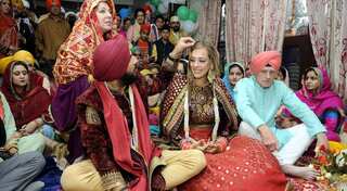 Virat, Anushka to attend Yuvraj Singh's Hindu wedding in Goa, wife Hazel adopts Sikh name