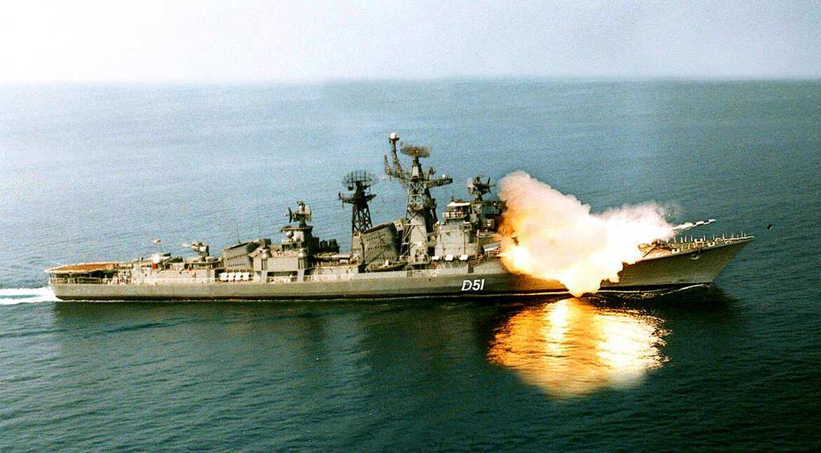 Rajput Class: These guided missile destroyers were built in the former Soviet Union after considerably modifying the Kashin design.