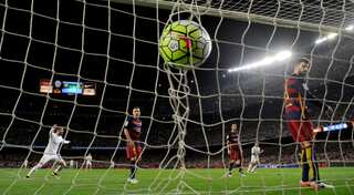 Desperate Barca primed to end Madrid's unbeaten streak