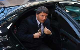 Italy referendum: Exit polls suggest Prime Minister Renzi's defeat