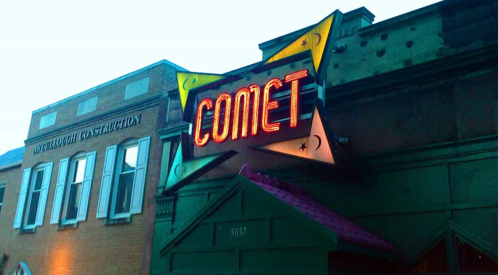 Man self-investigating fake news story about Democrat child sex ring fires shots inside US pizzeria