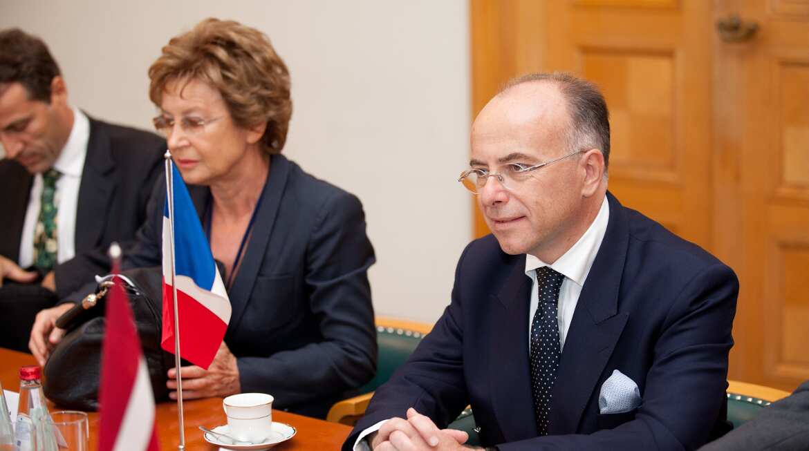 Bernard Cazeneuve named French PM after Valls quits Bernard Cazeneuve named French PM after Valls quits