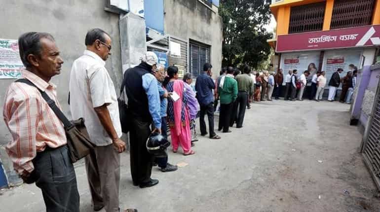 Demonetisation: 30 days on, cash crunch still continues