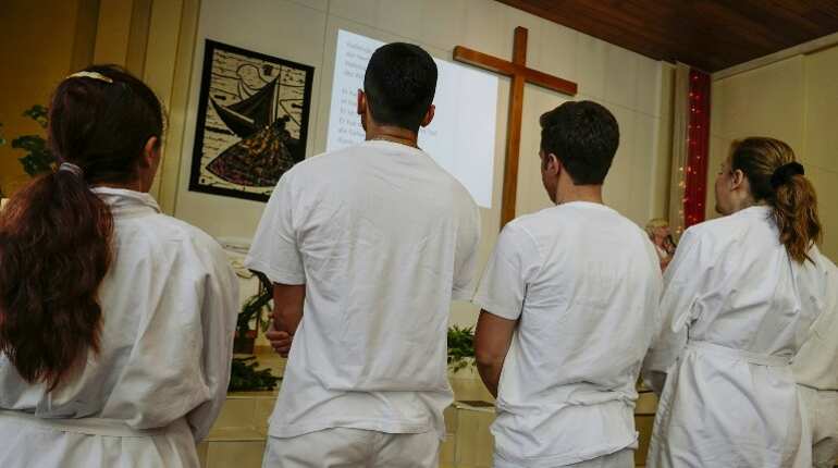 In Germany, some Muslim refugees convert to Christianity