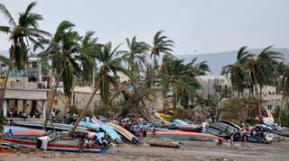 India: Andhra Pradesh braces for Cyclone Vardah