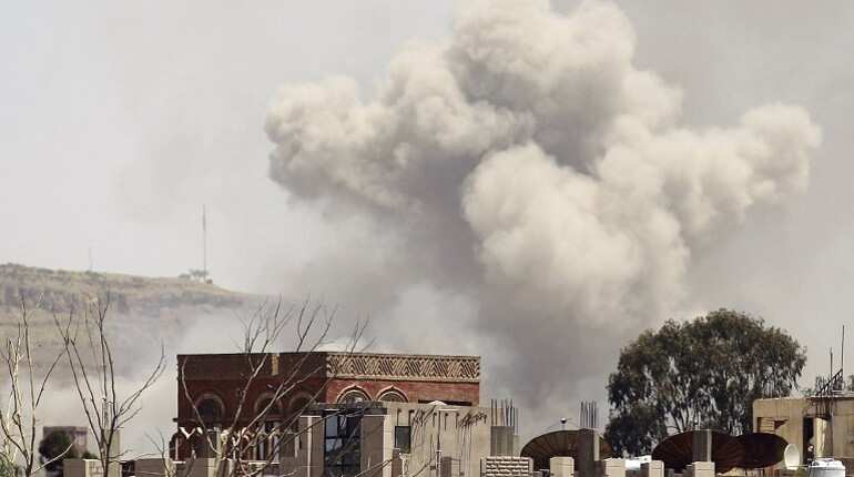 Suicide bomber kills 35 soldiers at Yemen military camp
