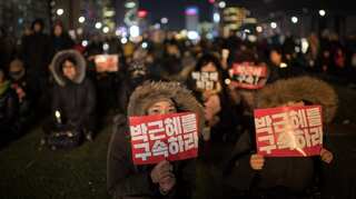 South Korea: Thousands protest to demand President Park Geun-Hye's immediate resignation