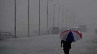 India: Ten dead as Cyclone Vardah lashes southern states