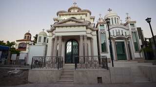 Mexican narcos beat heat in air conditioned tombs