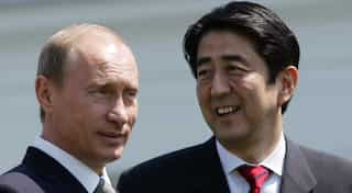 Soaking in hot spring, Putin & Abe could end World War II today