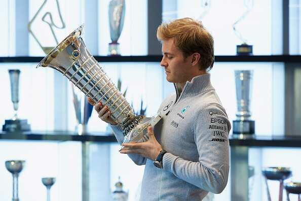 Mercedes will not name Rosberg's successor until January Mercedes will not name Rosberg's successor until January