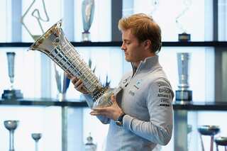 Mercedes will not name Rosberg's successor until January