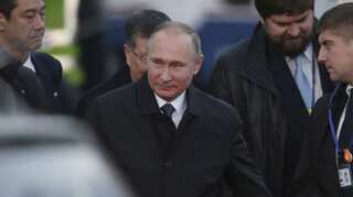 White House backs intelligence claims on Putin's role in election hack