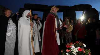 Over 5000 gather at Stonehenge to celebrate Winter Solstice