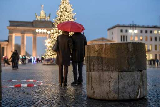 Berlin Christmas market reopens in show of defiance