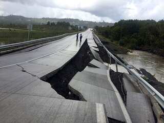 Chile hit by 7.7 earthquake