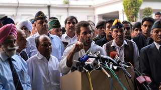 Demonetisation has failed: Rahul Gandhi, Mamata Banerjee slam PM Modi's initiative
