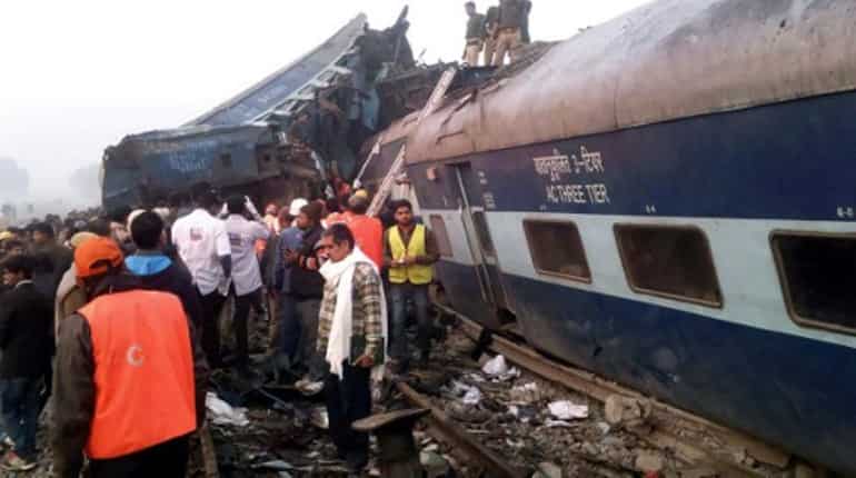 India: 15 coaches of express train derail near Kanpur, at least 62 injured