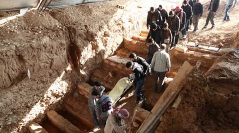Air strikes in eastern Syria claim 22 lives, says monitor Air strikes in eastern Syria claim 22 lives, says monitor