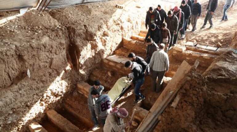 Air strikes in eastern Syria claim 22 lives, says monitor