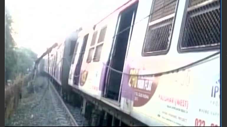 Mumbai: Five coaches of local train derail, no injuries reported