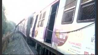 Mumbai: Five coaches of local train derail, no injuries reported