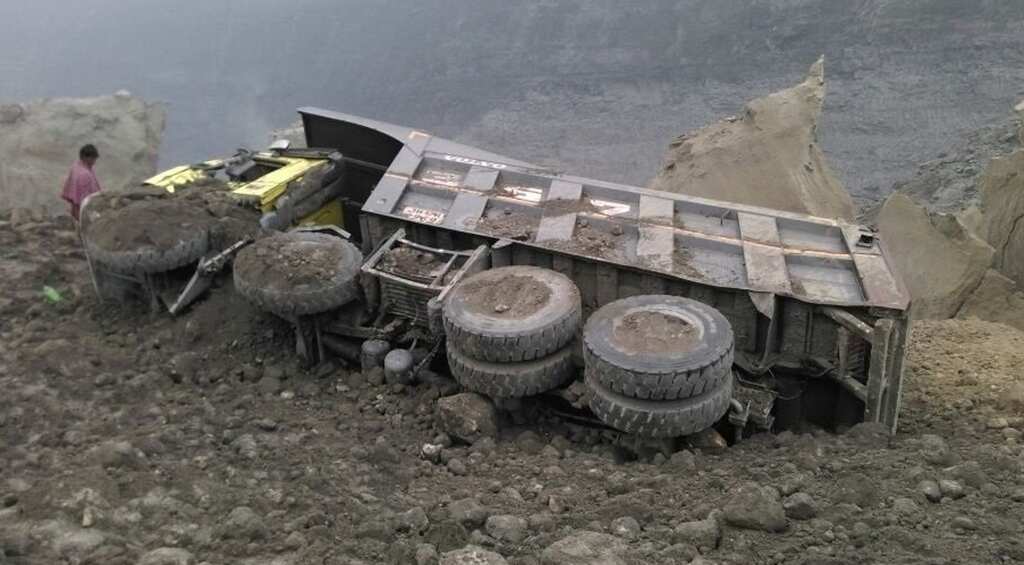 India: 11 dead after coal mine collapses in Jharkhand