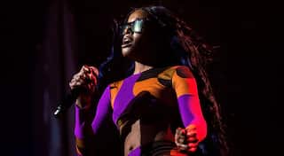 Sia takes aim at Azealia Banks after chicken sacrifice post