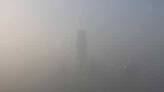 Heavy smog in China cancels hundreds of flights, shuts highways