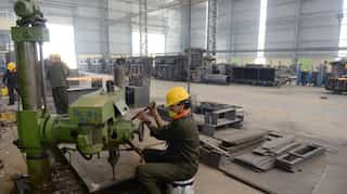 Demonetisation: India's manufacturing sector contracts for first time in a year