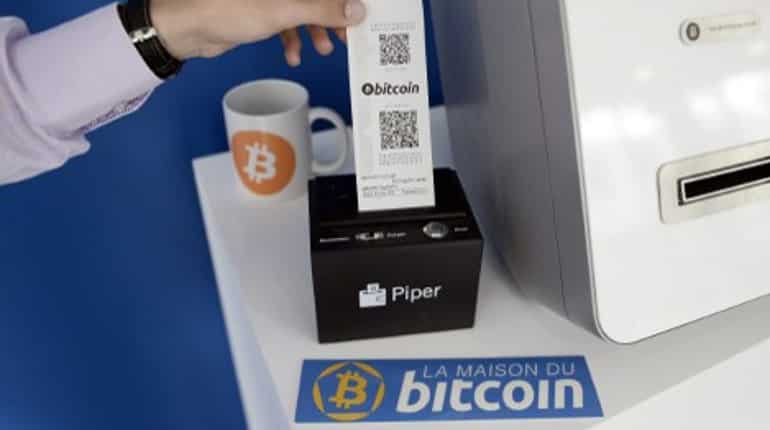 Bitcoin becomes the best-performing currency of 2016