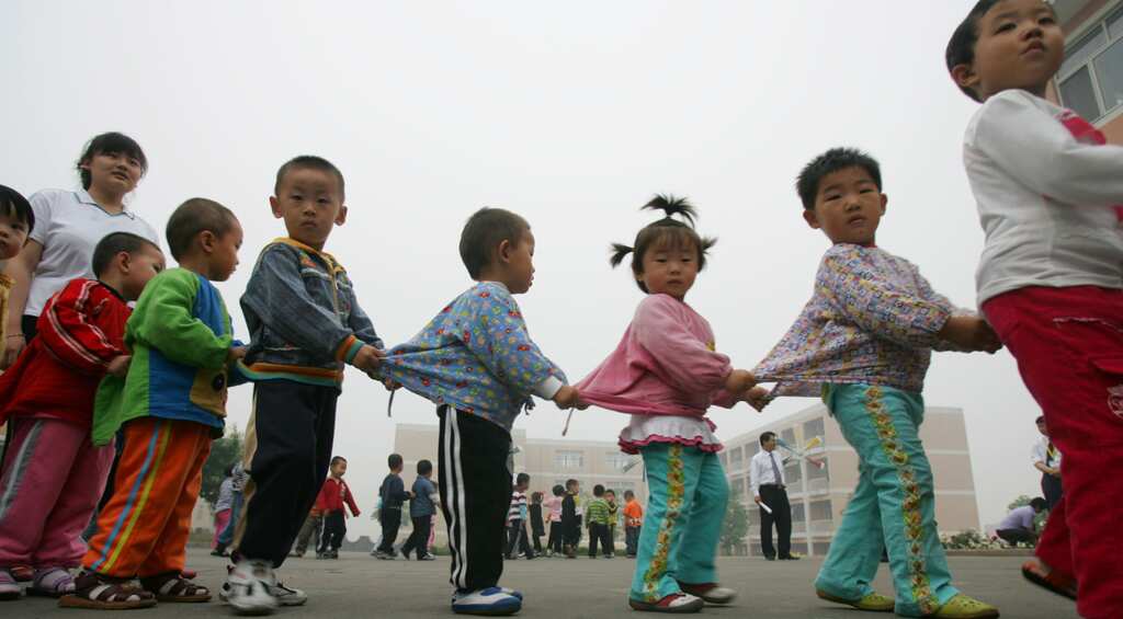 China: Man stabs 11 children at kindergarten school