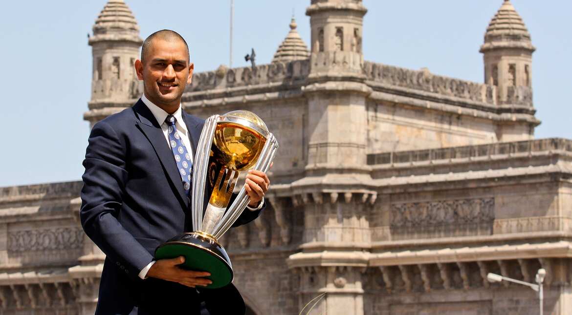 MS Dhoni steps down as India's limited overs captain MS Dhoni steps down as India's limited overs captain